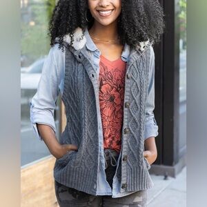 GRACE AND LACE HOODED CABLE KNIT VEST - CHARCOAL